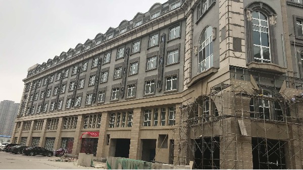 外墻真石漆與普通涂料所用外墻膩子，有什么區(qū)別？